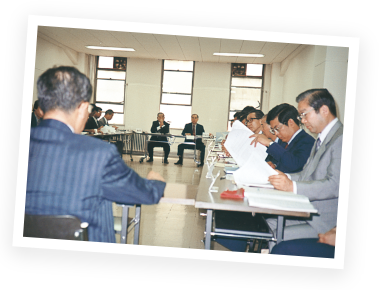 写真：会議の風景